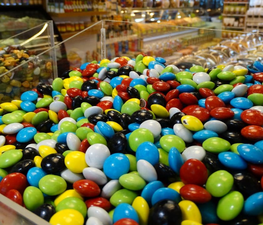 Colorful Chocolate Dragées — Öz Kervan Kuruyemiş, Antalya